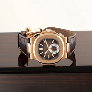 Montre de luxe carrée en or rose, quartz, 44 mm, verre brun, cristal, acier inoxydable, bracelet en caoutchouc, édition limitée pour femmes, design de créateur - Product Image 1