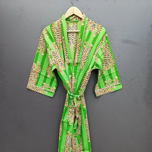 Bata Kimono de Algodón Suave y Transpirable con Estampado de Dibujos Animados Naaz Textile para Mujer, Camisón de Verano Hecho a Mano ODM con Cuello en V y Cintura Elástica - Product Image 1