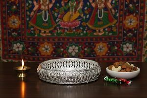 SALEEM INTERNATIONAL Bandeja Pichwai de Metal Contemporáneo con Diseño de Elefante en Plata Alemana, Origen Indio, Decorativa para Fiestas, Set de Regalo para Pooja - Product Image 5