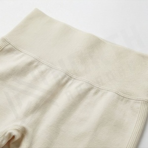 Leggings de yoga sans couture pour adultes, avec logo personnalisé, élastiques, pour la gym, l'entraînement, le fitness, les mouvements sportifs et les tenues de sport - Product Image 5