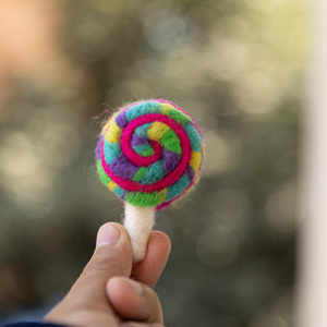 Juguete de Fieltro de Lana Hecho a Mano con Forma de Piruleta, Comida de Juguete para Juego de Imitación, Decoración de Verano, Accesorio de Caramelo, Comercio Justo, Ético, Venta al por Mayor a Granel - Product Image 6