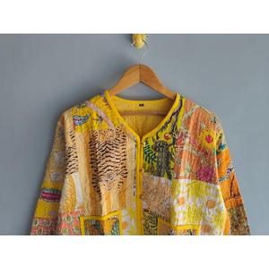 Chaleco acolchado amarillo con estampado indio para mujer, sin mangas, con botones al frente, informal, para invierno, regalo para ella. - Product Image 2