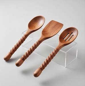 Ensemble de service à salade en bois poli à la main avec poignée torsadée, design minimaliste, ustensiles en bois réutilisables pour la cuisine et la salle à manger - Product Image 3