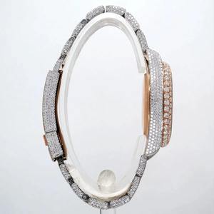 Reloj de Diamantes Chapado en Oro para Hombre con Función de Cronógrafo para Eventos Formales, en Oferta - Product Image 2