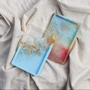 Ensemble de plateaux de service modernes en résine avec sous-verres assortis, plateau de service design pour aliments et boissons pour la maison - Product Image 1