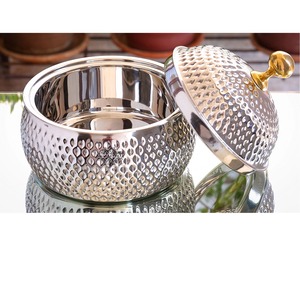 Plat de service rond en acier inoxydable isolé pour garder les repas au chaud lors des dîners en famille et des rassemblements - Product Image 4