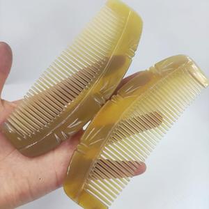Peigne à cheveux en corne de vache écologique, fait main, forme naturelle, bords lisses, démêlant, pour des cheveux sains, cadeau d'affaires et décoration intérieure - Product Image 6