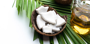 MEJOR VENDIDO Aceite de Coco Orgánico Prensado en Frío de Calidad Premium para Cuidado de la Piel y el Cabello, Tratamiento para la Caspa, en Lata, Tambor, Botella PET, OEM - Product Image 3