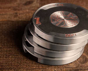 Dessous de verre de forme ronde au design moderne en acier, parfait pour les ustensiles de cuisine élégants et les accessoires pour le thé et le vin, à des prix raisonnables - Product Image 4