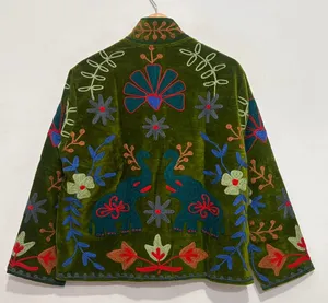 Chaqueta de terciopelo verde oliva de lujo para mujer, con bordado de algodón Suzani, motivo de elefante, estilo vintage bohemio étnico. - Product Image 2