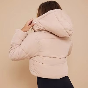 Blouson court matelassé en duvet pour femme, couleur unie, avec logo tricoté et fermeture éclair, idéal pour l'hiver et les activités décontractées en extérieur - Product Image 5