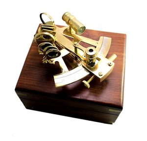 Sextant en laiton artisanal, instrument de navigation maritime, objet nautique vintage, cadeau de collection, décoration - Product Image 1