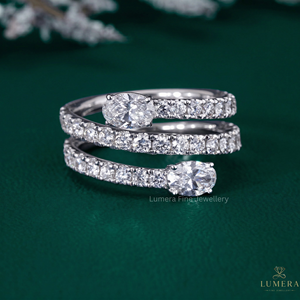 Elegante Anillo de Diamantes de Corte Ovalado y Redondo de 2.07 Quilates, Color D E, Claridad VVS VS, Joyería Fina Premium, Diseño de Anillo de Compromiso Personalizado - Product Image 1