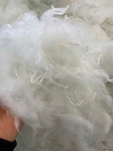Material de Relleno de Fibra Cortada de Poliéster Reciclado de Vietnam, Alta Calidad, 100% PET Reciclado, Color Blanco Natural - Product Image 2