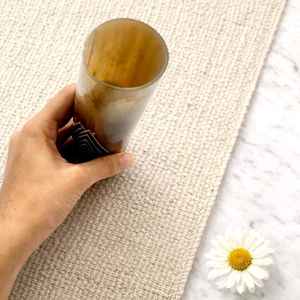 Verre à boire Viking en corne de buffle d'aspect antique, sculpté à la main avec le symbole Valknut, tasse en corne nordique, tasses en céramique artisanales - Product Image 2