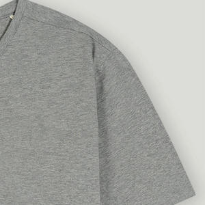 T-shirt vintage pour homme de haute qualité et confortable, col rond, 100% coton jersey 300g, option de personnalisation avec impression sérigraphique non-décollable - Product Image 6