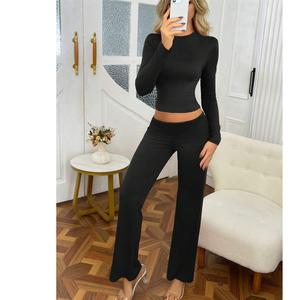 Ensemble pantalon évasé taille haute à manches longues noir pour femme avec design rehausseur de fesses pour un usage quotidien - Product Image 1