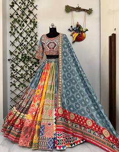 Lehenga Choli pour femmes avec dupatta, imprimé numérique, travail miroir, broderie, robe indienne pour les fêtes et les mariages - Product Image 5