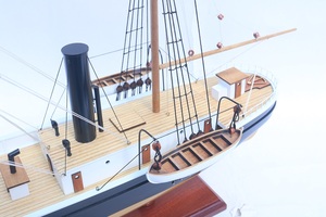 Modèle réduit en bois de bateau historique américain POLARIS, artisanat - Product Image 3