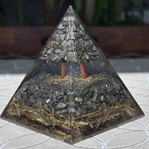 หินไทเกอร์อายธรรมชาติคุณภาพสูง รูปทรงหอกแหลม คริสตัลตกแต่งบ้าน ของขวัญ ขายส่ง - Product Image 1