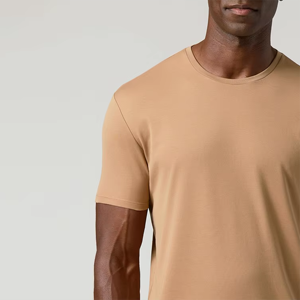 T-shirt basique premium pour tenue quotidienne, en tissu tricoté lisse, manches courtes, col côtelé, coupe classique, vêtements décontractés modernes pour un style de vie actif - Product Image 2