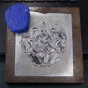 แม่พิมพ์ปั๊มลายทองคำ เงิน รูปเทพีลักษมี สำหรับทำเครื่องประดับ SAT Jewelry  พร้อมอุปกรณ์ปั๊ม ตอก ขึ้นรูป  สำหรับประเทศมาเลเซีย สิงคโปร์ ออสเตรเลีย สหรัฐอเมริกา - Product Image 1