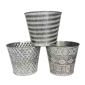 Pot de fleurs en métal galvanisé personnalisé avec motif flocon de neige, jardinière extérieure durable pour fleurs et plantes vertes - Product Image 5
