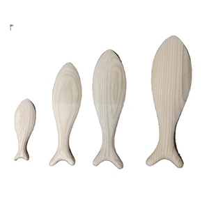 Décoration de poisson en bois avec trou pour décoration murale - Poisson en bois sculpté pour la sculpture en gros - Product Image 1
