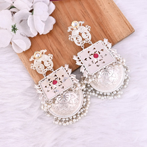 Pendientes Colgantes de Diseño Étnico en Plata Alemana con Perlas Kundan y Hidrochapado Rosa - Product Image 4