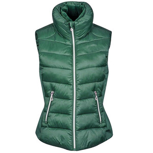New custom Woman Quilted Vest Lady Sleeveless Jacket Puffer Vest Wholesale Light <b>Weight</b> Padded Vest - Product Image 3
