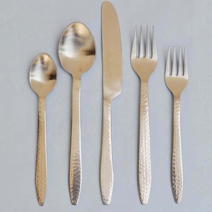 Ensemble de couverts en acier inoxydable plaqué argent faits à la main populaire Western couteau fourchette cuillère couverts meilleure vente à la main - Product Image 1