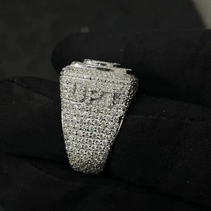 Anillo de Lujo Estilo Hip Hop para Hombre, Chapado en Plata S925 con Moissanita, Totalmente Cubierto de Piedras, Certificado IGI - Product Image 2