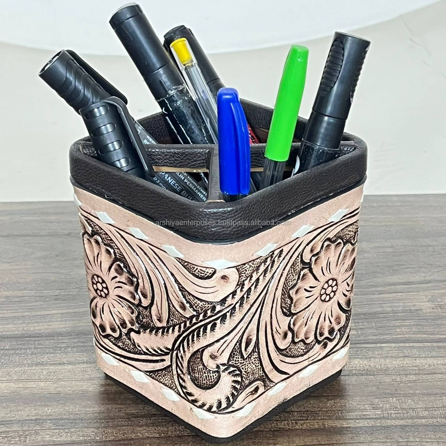 สีน้ำตาล