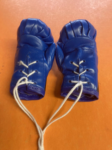 Guantes de Boxeo Miniatura de PU para Colgar en el Coche, Llavero Deportivo con Temática de Boxeo, Adorno para Coche, Guantes Miniatura para Auto - Product Image 6