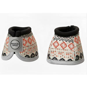 Protège-tibias de haute qualité pour chevaux, offrant une durabilité maximale, un confort et une adhérence optimales pour l'équitation, les courses et l'entraînement. - Product Image 1