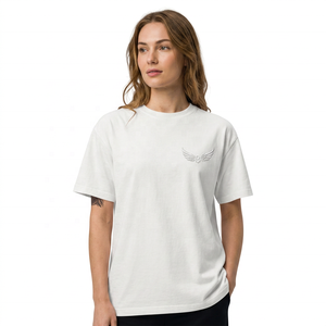 เสื้อยืดแขนสั้นสีขาวสำหรับผู้ชาย พร้อมโลโก้ปีกนูน ทรงปกติ คอกลม สไตล์ลำลอง ผ้าเจอร์ซีย์คอตตอน 100% - Product Image 4