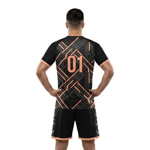 Ensemble d'uniformes de football pour hommes, uniforme de football pour hommes de haute qualité, uniforme de football pour hommes à séchage rapide, ensemble de maillots d'entraînement et de match - Product Image 2