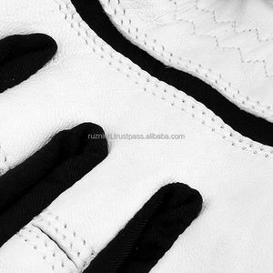 Guantes de golf transpirables de alta calidad para hombres y mujeres que ofrecen un agarre excelente, una sensación flexible y una comodidad duradera. - Product Image 3