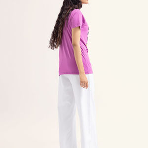 Nuevas Camisetas de Mujer de Alta Calidad, MOQ Bajo, Tejido Transpirable y Suave, para Uso en Exteriores de Verano, Talla Personalizada, Impresión de Logotipo Personalizado, 100% Algodón - Product Image 6