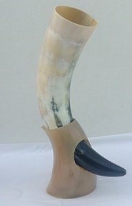 Corne à boire viking de haute qualité, corne de bœuf naturelle polie avec bordure métallique - Product Image 6