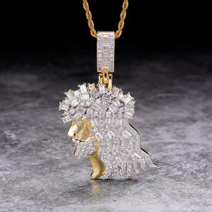 Bijoux religieux bicolores glacés avec diamants baguette et moissanite ronds pour un look audacieux - Product Image 1