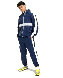 Biểu Tượng Tùy Chỉnh Người Đàn Ông Chạy Bộ Bộ Tracksuit Thể Thao Cho Mens Bộ Đào Tạo Mặc Tùy Chỉnh Phòng Tập Thể Dục Thoải Mái Mens Nylon Tracksuit