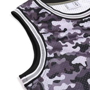 Camiseta de baloncesto sin mangas para hombre, estampado de camuflaje, camiseta sin mangas de malla transpirable, corte regular, ropa para todas las estaciones - Product Image 5