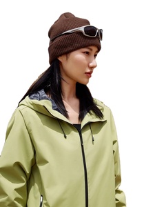 Veste Softshell de Course F1 Personnalisée Noire Légère et Coupe-Vent avec Broderie Intensive, Boutons Métalliques et Poignets Côtelés - Product Image 3