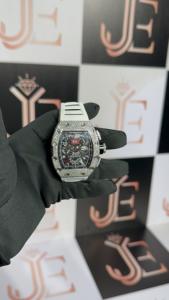 Montre à quartz de luxe pour homme, boîtier en alliage de 41 mm, bracelet en caoutchouc blanc, cadran en verre avec chiffres romains, aiguilles lumineuses, fermoir caché, résistance à l'eau 3 BAR - Product Image 5