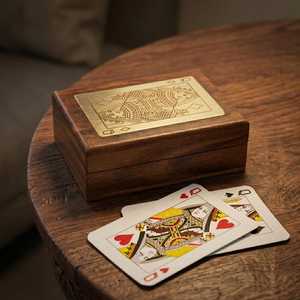 Boîte de rangement personnalisée en laiton et bois pour cartes à jouer publicitaires, écologique et durable, pour affichage familial sur table intérieure - Product Image 2