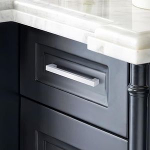 Set di 5 Maniglie per Mobili in Cromo Lucido, Interasse Fori 128mm, Maniglie Quadrate Solide per Cucina e Armadi - Product Image 3