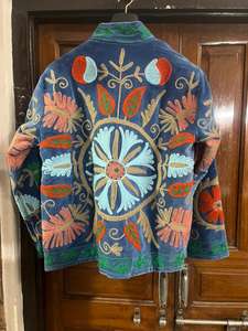 Chaqueta Corta de Terciopelo Suzani con Bordado Chic Hecho a Mano, Patrón Floral, Abrigo Indio con Forro de Lana, Chaqueta Floral 100% Algodón para Invierno - Product Image 2