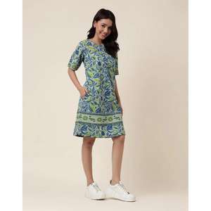 เดรสทรงเอพิมพ์ลายดอกไม้สีฟ้าและสีเขียวทำมือ ดีไซน์หรูหรา ความยาวระดับเข่า สวมใส่สบายและมีสไตล์ - Product Image 2
