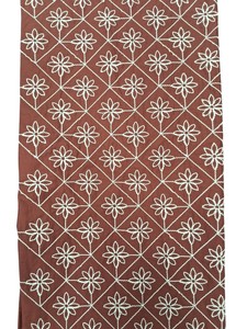 Tissu en coton marron rouille en gros avec motif géométrique crème, broderie florale Dori et travail de cordon 3D pour vêtements ethniques et occidentaux - Product Image 2